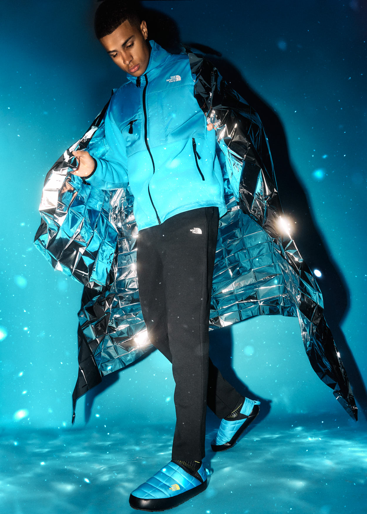 20220622_Neon_Acoustic_Blue_Half_10861_WebLow